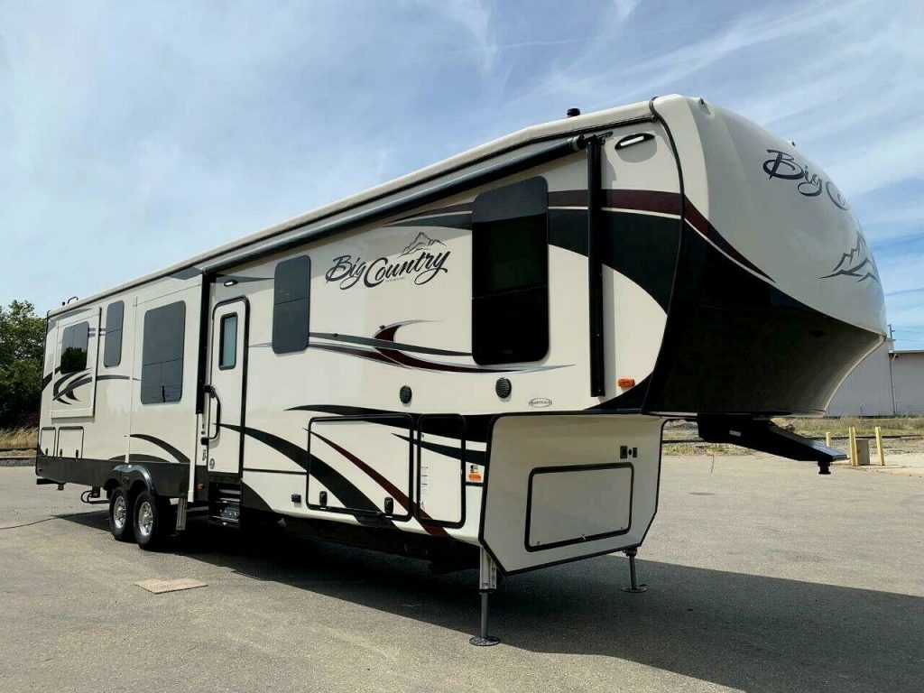 big country rv        
        <figure class=