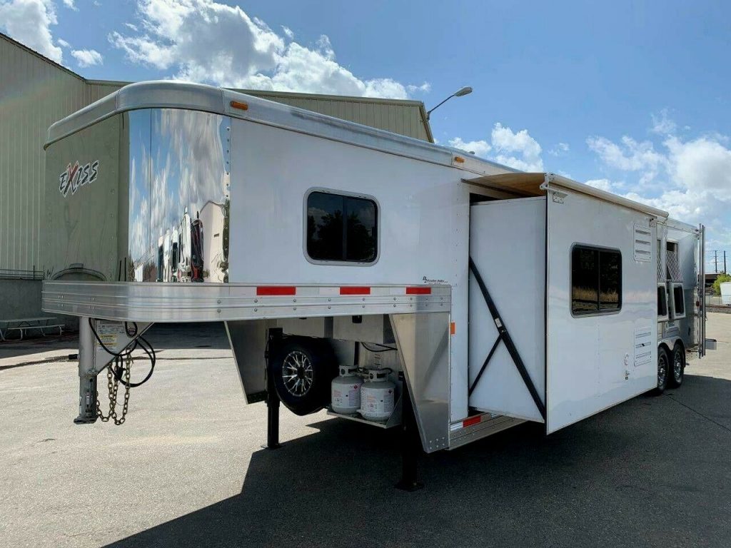 Exiss Endeavor 8312 Living Quarters