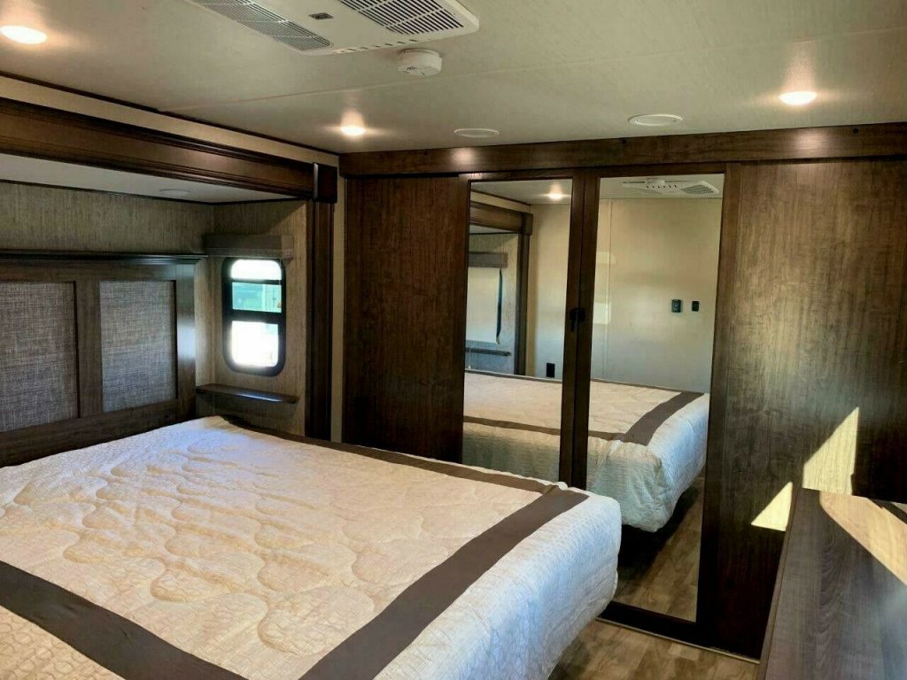 2019 Grand Design Solitude 3740BH - True RV