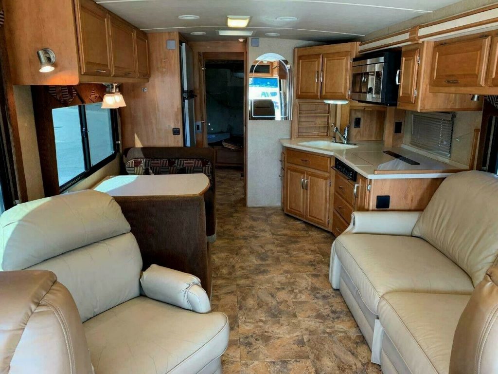 2007 Winnebago Journey 34H 