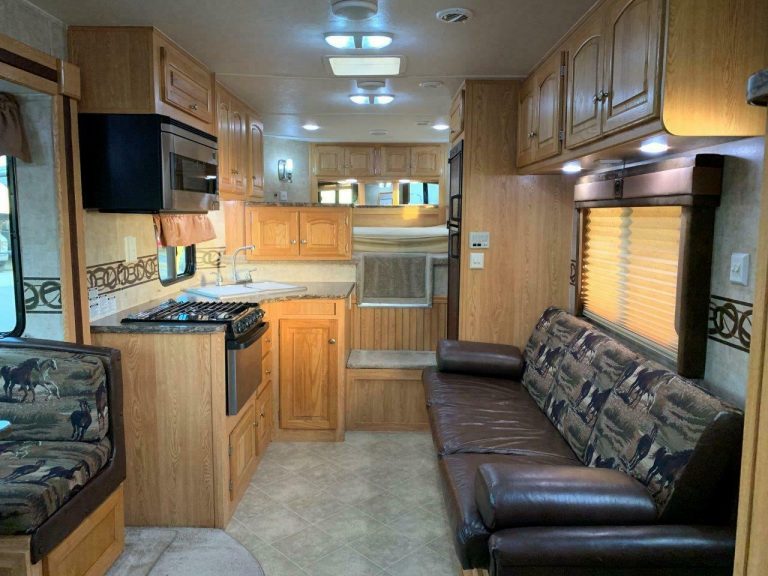 2009 BISON STRATUS 8314MM HORSE TRAILER LIVING QUARTER GOOSENECK - True