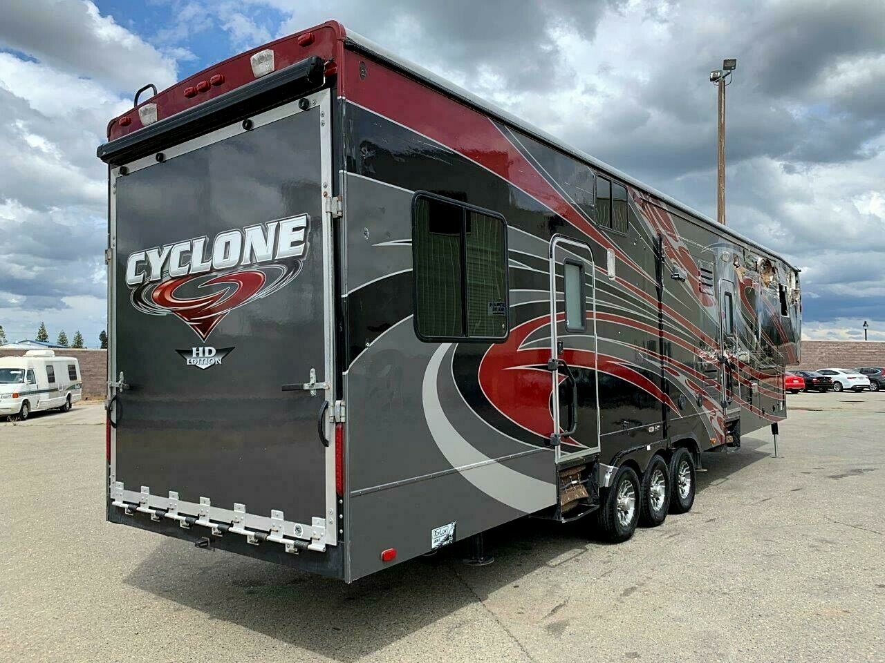heartland cyclone travel trailer