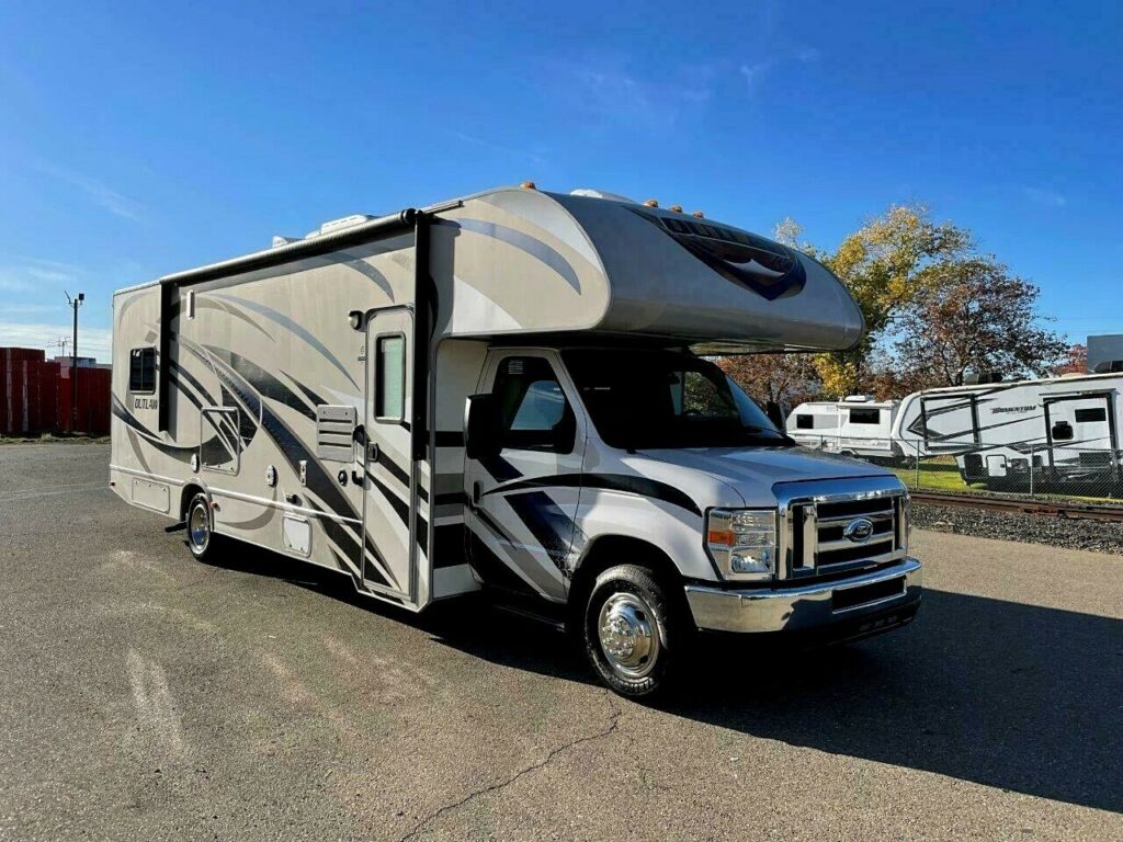 2014 THOR OUTLAW 29H CLASS C MOTORHOME GAS TOY HAULER RV Camper - True ...