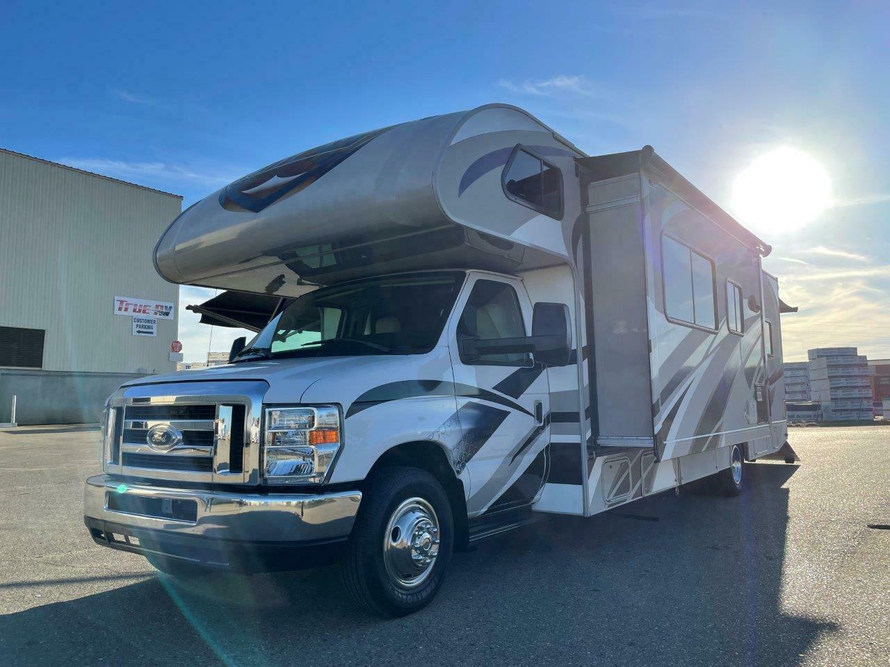 2017 Thor Outlaw 29h Class C Motorhome