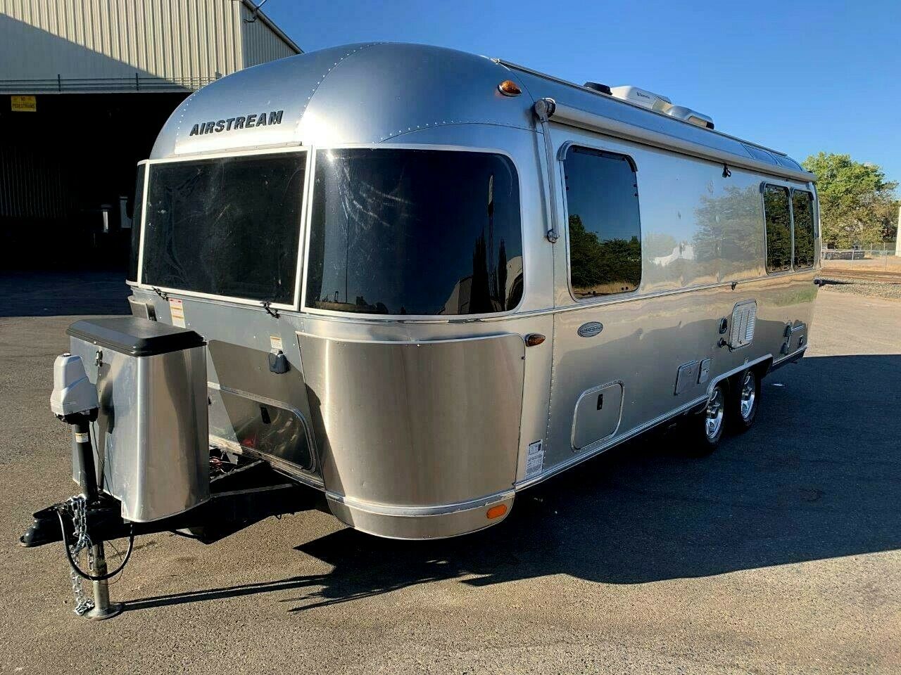 2016 Airstream Flying Cloud 25FB Camping Travel Trailer ...