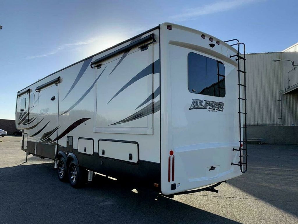 2018 Keystone Alpine 3661FL - True RV True RV