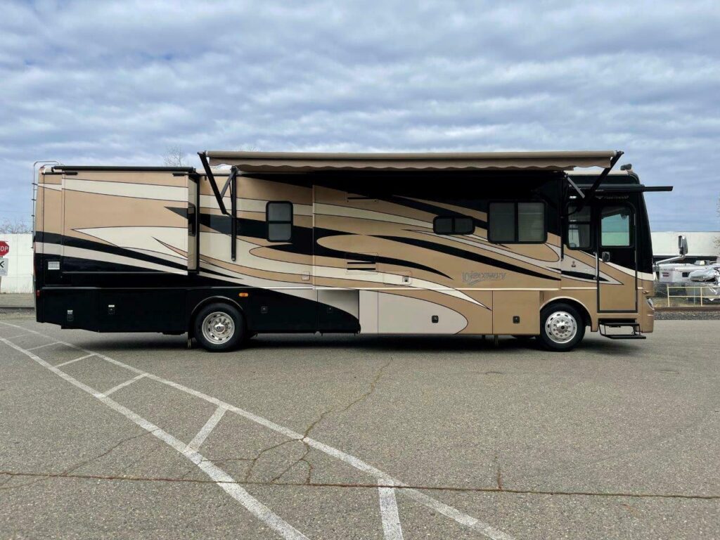 2008 FLEETWOOD DISCOVERY 39R CLASS A MOTORHOME DIESEL PUSHER 