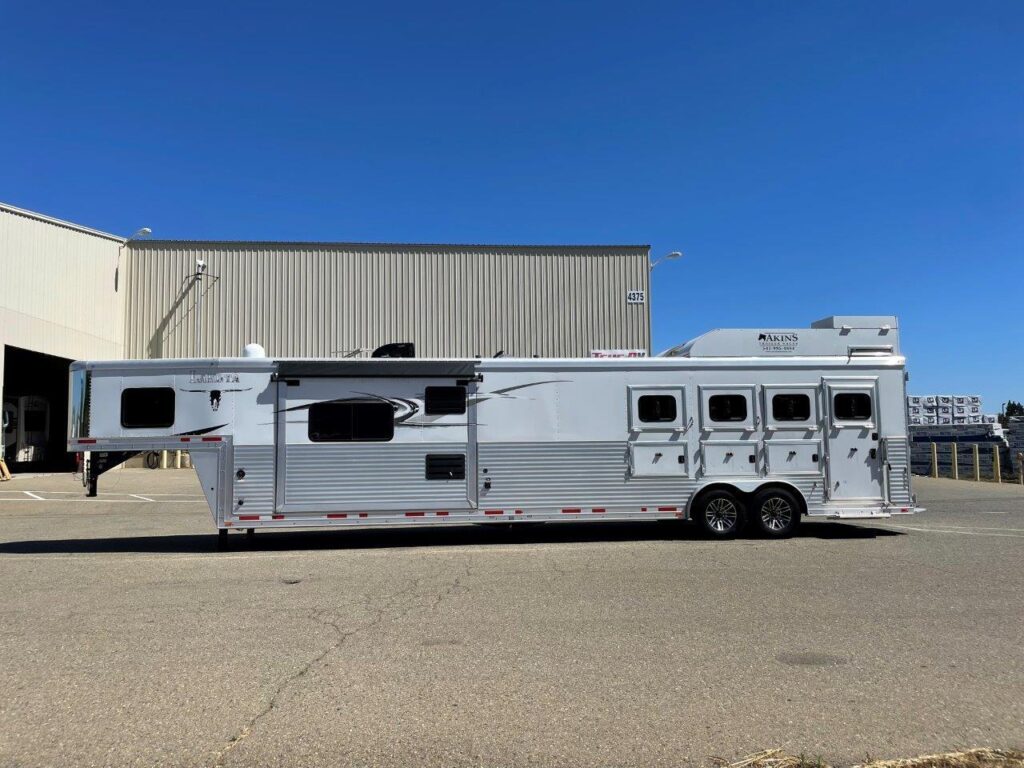 2015 LAKOTA BIGHORN EDITION 8414 4 HORSE TRAILER WITH LIVING QUARTERS ...