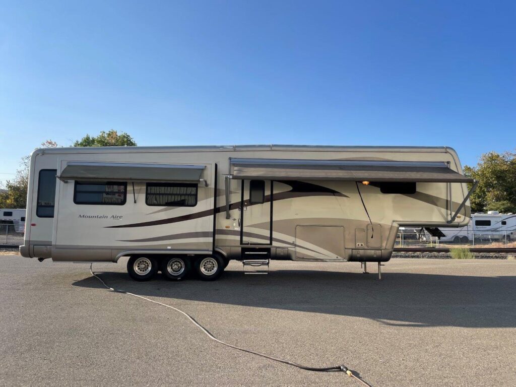 2004 NEWMAR MOUNTAIN AIRE FW38RLPK LUXURY RV FIFTH WHEEL TRAILER 