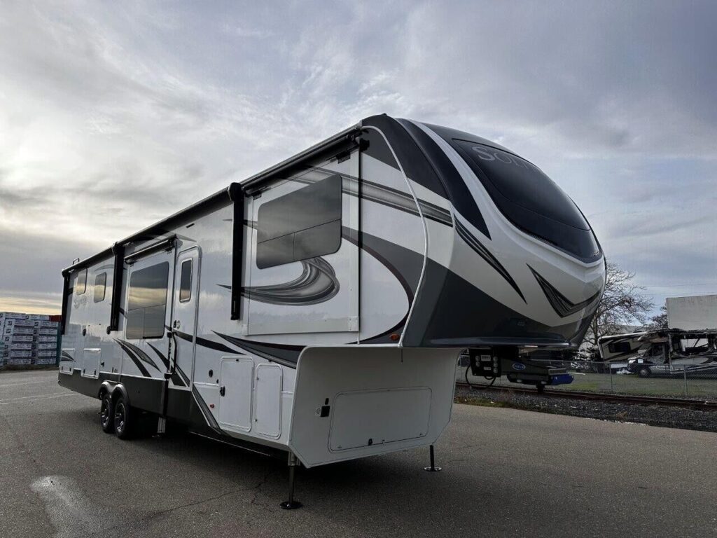 2023 GRAND DESIGN SOLITUDE 382 WB FIFTH WHEEL TRAVEL TRAILER True RV