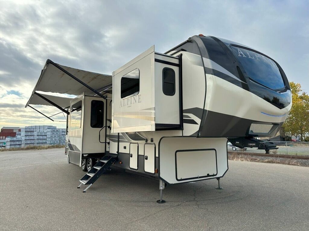 2021 KEYSTONE ALPINE 3700FL FIFTH WHEEL TRAVEL TRAILER 