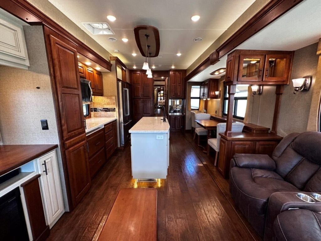2018 NEW HORIZONS MAJESTIC S41IKT35 FIFTH WHEEL TRAILER - True RV