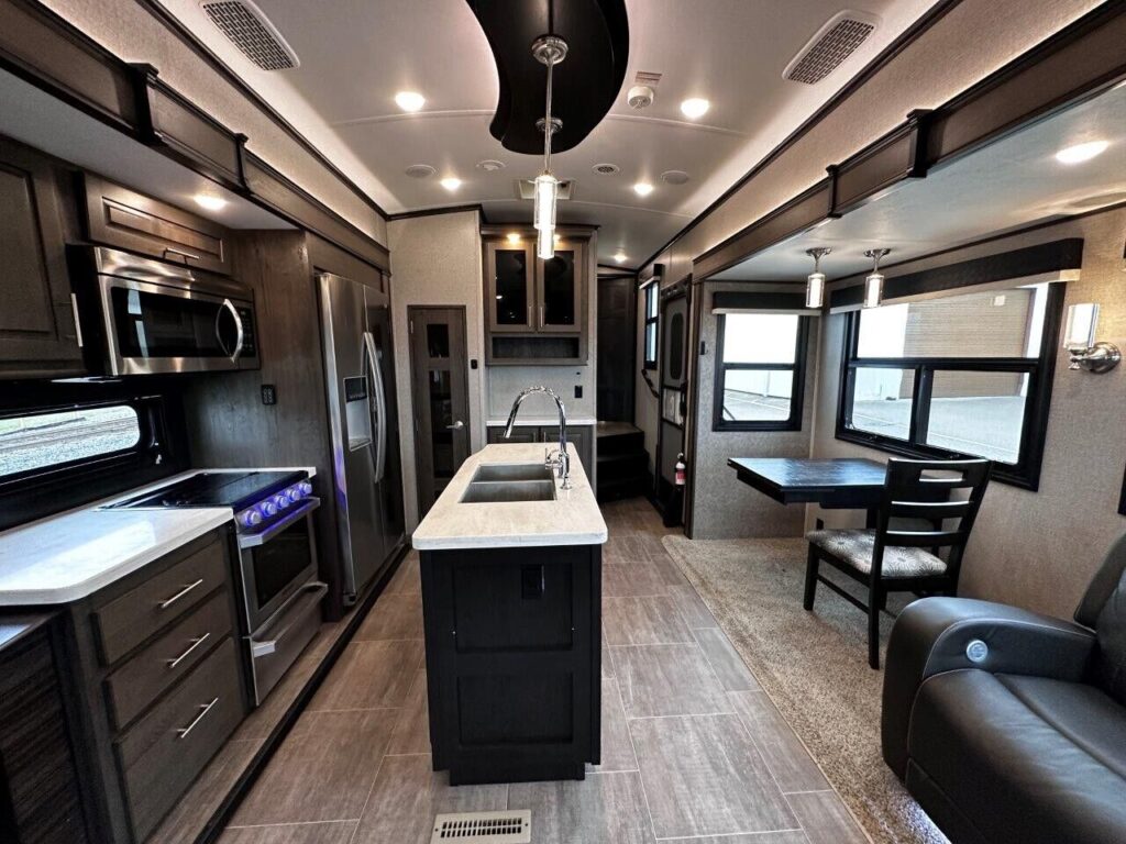 2020 JAYCO NORTH POINT 310RLTS FIFTH WHEEL TRAVEL TRAILER - True RV