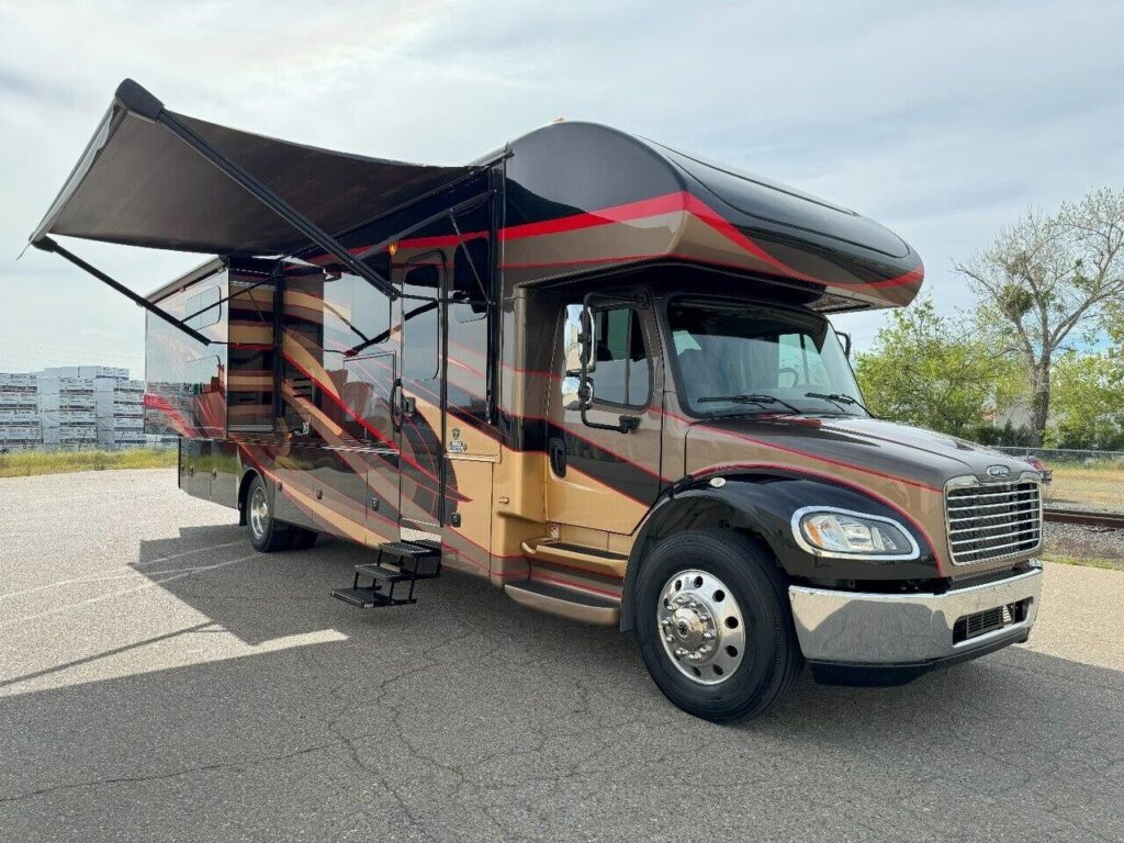 2017 JAYCO SENECA 37FS SUPER CLASS C MOTORHOME RV "BUNK BEDS" True RV