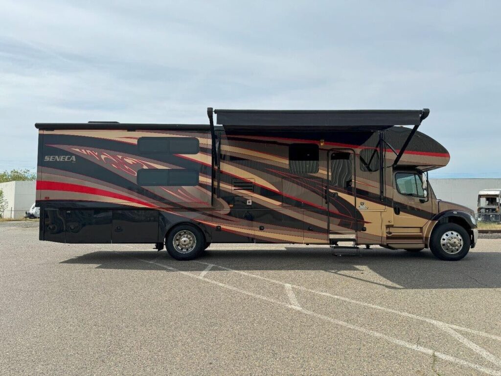 2017 JAYCO SENECA 37FS SUPER CLASS C MOTORHOME RV "BUNK BEDS" True RV