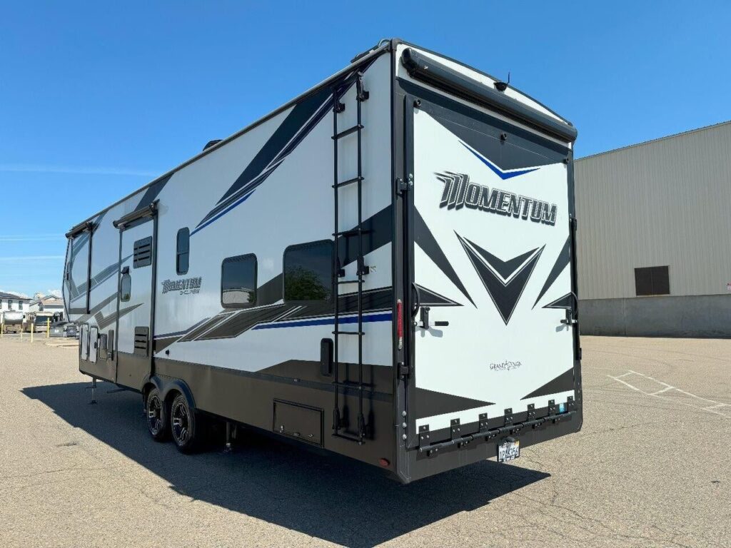 2022 GRAND DESIGN MOMENTUM 320G TOY HAULER TRAILER 