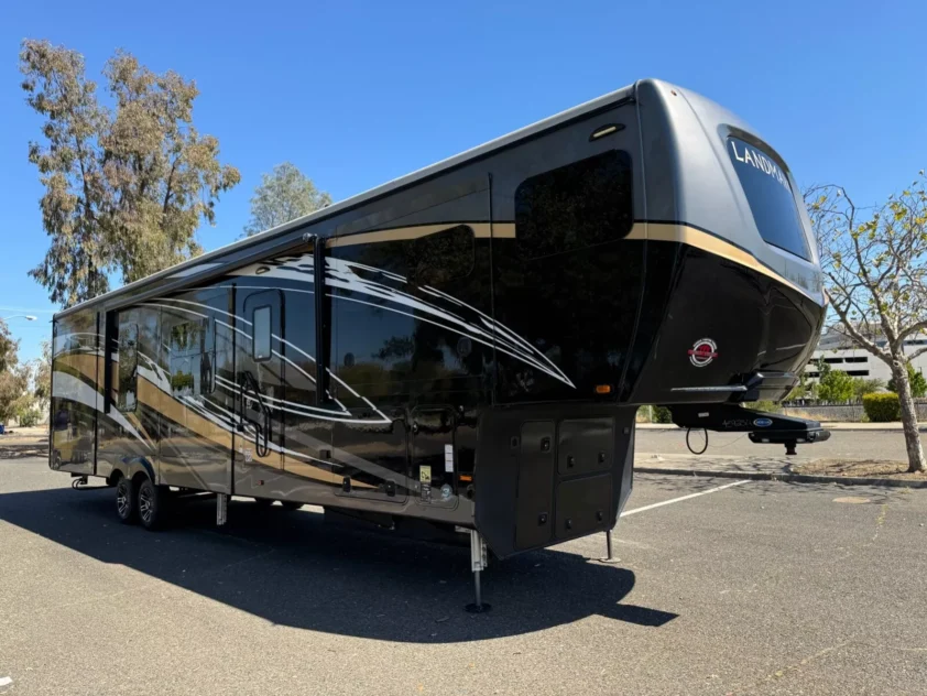 2021 HEARTLAND LANDMARK TUCSON FIFTH WHEEL TRAILER "FRONT KITCHEN"