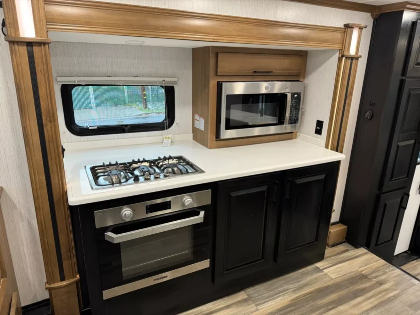 2021 HEARTLAND LANDMARK TUCSON FIFTH WHEEL TRAILER "FRONT KITCHEN" - Image 25