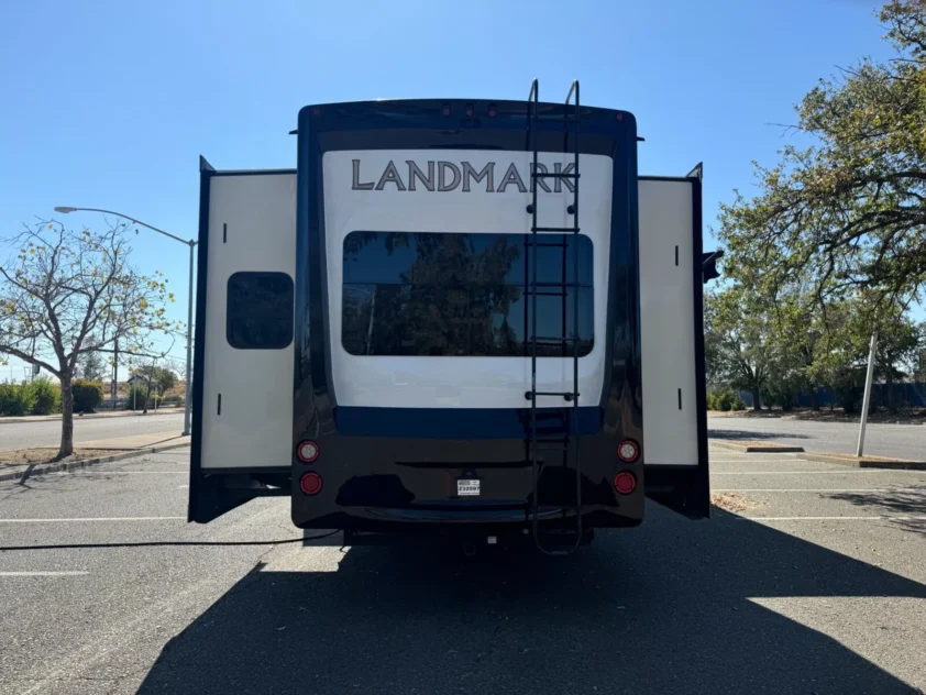 2021 HEARTLAND LANDMARK TUCSON FIFTH WHEEL TRAILER "FRONT KITCHEN" - Image 6