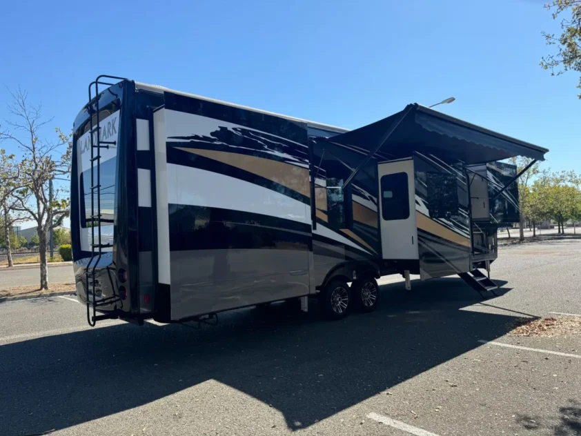 2021 HEARTLAND LANDMARK TUCSON FIFTH WHEEL TRAILER "FRONT KITCHEN" - Image 7