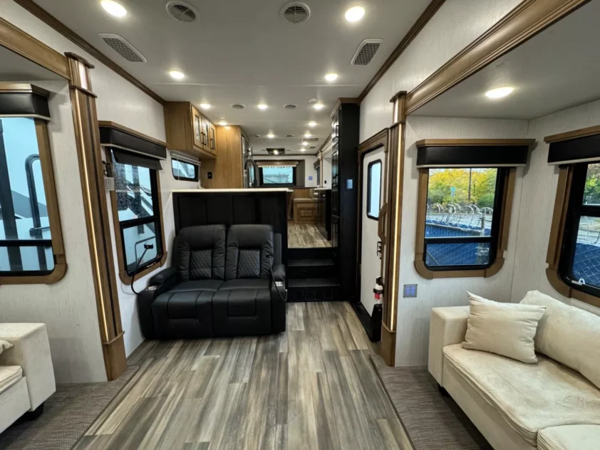 2021 HEARTLAND LANDMARK TUCSON FIFTH WHEEL TRAILER "FRONT KITCHEN" - Image 11