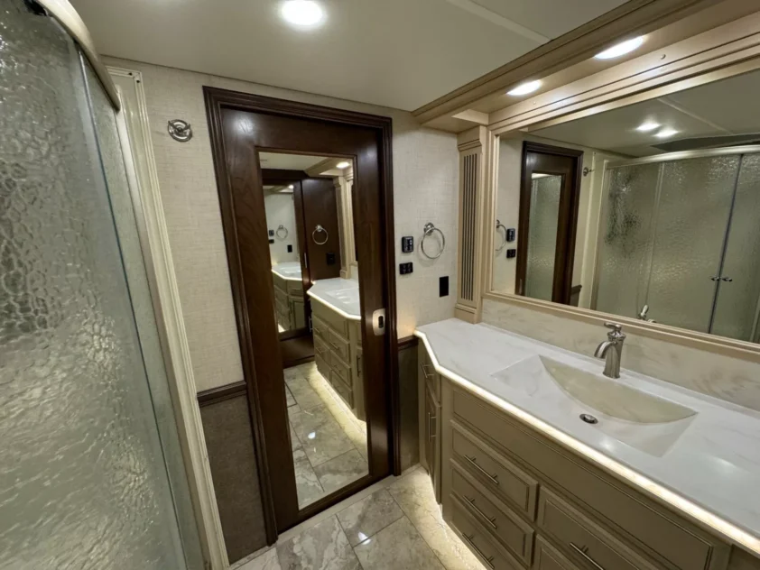 2016 ENTEGRA ASPIRE 44B CLASS A DIESEL PUSHER "BATH & HALF" - Image 31