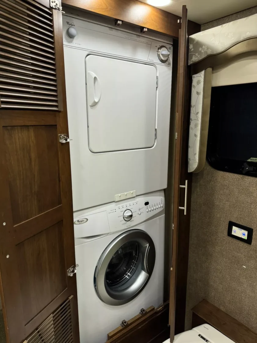 2016 ENTEGRA ASPIRE 44B CLASS A DIESEL PUSHER "BATH & HALF" - Image 33