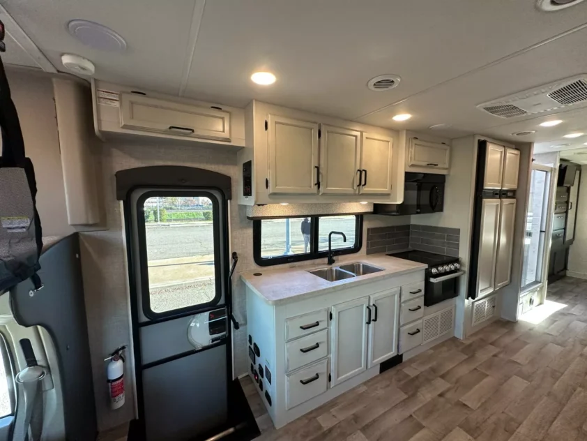 2023 JAYCO GREYHAWK 29MV CLASS C - Image 13