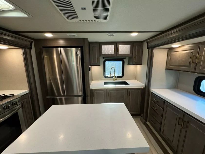 2022 GRAND DESIGN SOLITUDE 390RK FIFTH WHEEL TRAILER "REAR KITCHEN" - Image 15