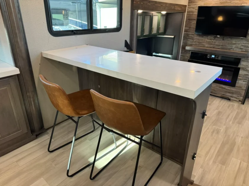 2022 GRAND DESIGN SOLITUDE 390RK FIFTH WHEEL TRAILER "REAR KITCHEN" - Image 16