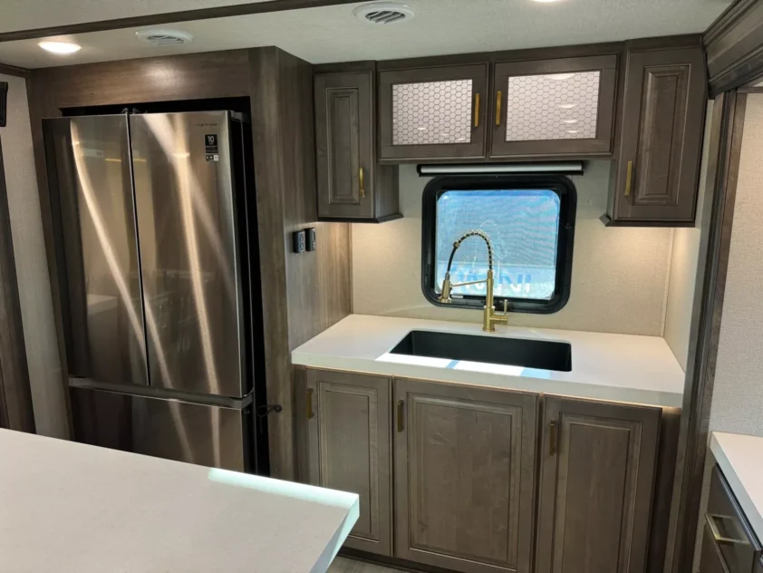 2022 GRAND DESIGN SOLITUDE 390RK FIFTH WHEEL TRAILER "REAR KITCHEN" - Image 18