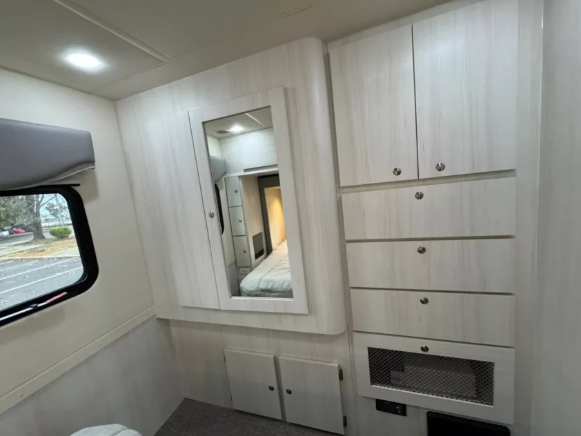 2022 COACH HOUSE PLATINUM 272-IV CLASS C - Image 23