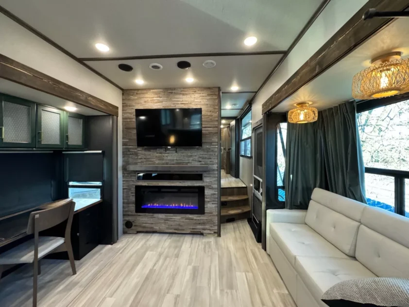 2022 GRAND DESIGN SOLITUDE 390RK FIFTH WHEEL TRAILER "REAR KITCHEN" - Image 6