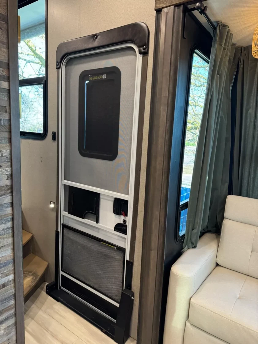 2022 GRAND DESIGN SOLITUDE 390RK FIFTH WHEEL TRAILER "REAR KITCHEN" - Image 7