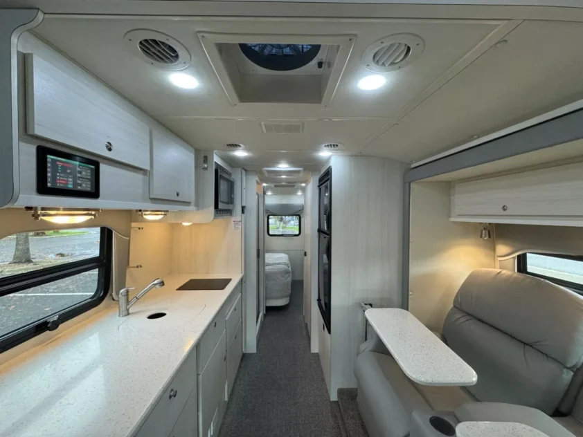 2022 COACH HOUSE PLATINUM 272-IV CLASS C - Image 9