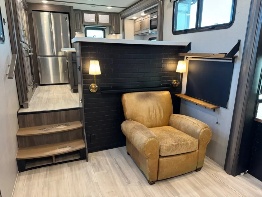 2022 GRAND DESIGN SOLITUDE 390RK FIFTH WHEEL TRAILER "REAR KITCHEN" - Image 10