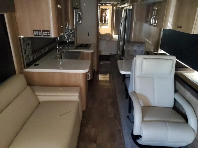 2018 AMERICAN COACH AMERICAN EAGLE 45C - Image 5