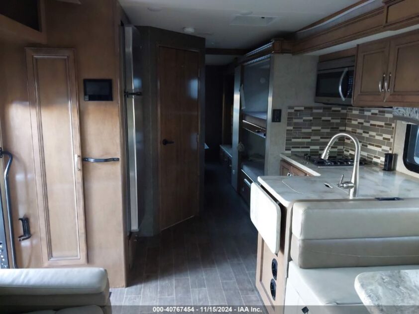 2020 THOR MOTOR COACH OMNI BB35 - Image 7