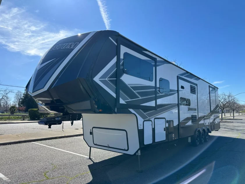 2022 GRAND DESIGN MOMENTUM 376THS TOY HAULER FIFTH WHEEL TRAILER "LOADED!" - Image 2