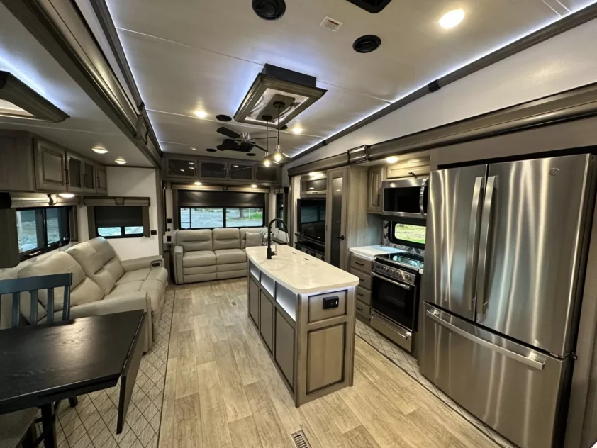 2022 KEYSTONE MONTANA LEGACY 3813MS FIFTH WHEEL TRAILER - Image 13