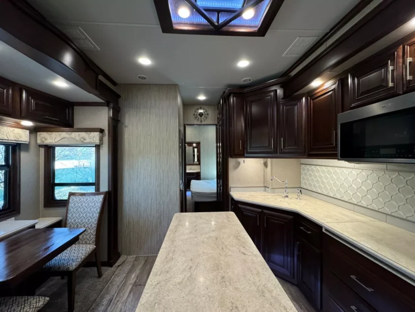 2019 DRV MOBILE SUITES 44 NASHVILLE LUXURY FIFTH WHEEL TRAILER "BATH & HALF" - Image 12