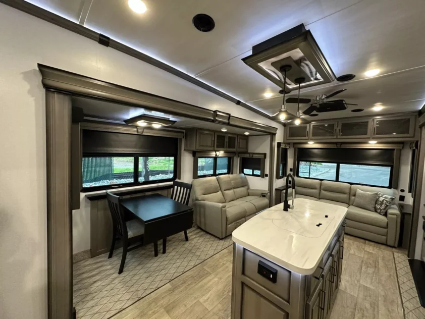 2022 KEYSTONE MONTANA LEGACY 3813MS FIFTH WHEEL TRAILER - Image 14