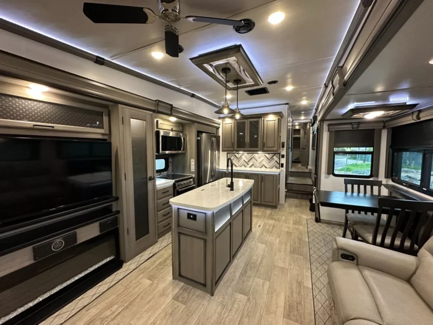 2022 KEYSTONE MONTANA LEGACY 3813MS FIFTH WHEEL TRAILER - Image 15