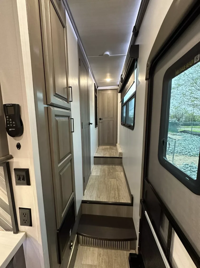 2022 KEYSTONE MONTANA LEGACY 3813MS FIFTH WHEEL TRAILER - Image 16