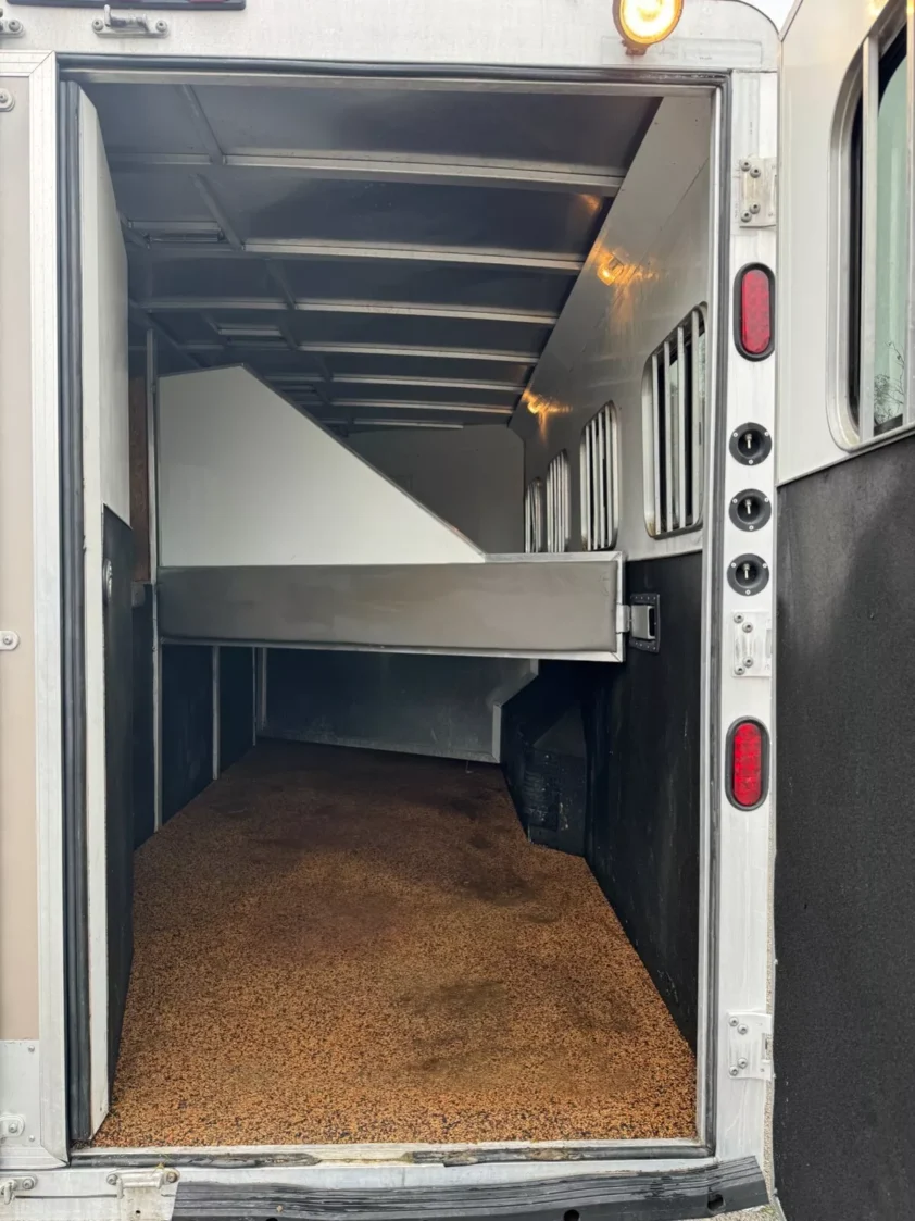 2014 BISON STRATUS EXPRESS 4 HORSE WITH LIVING QUARTERS "SLIDE-OUT" - Image 15