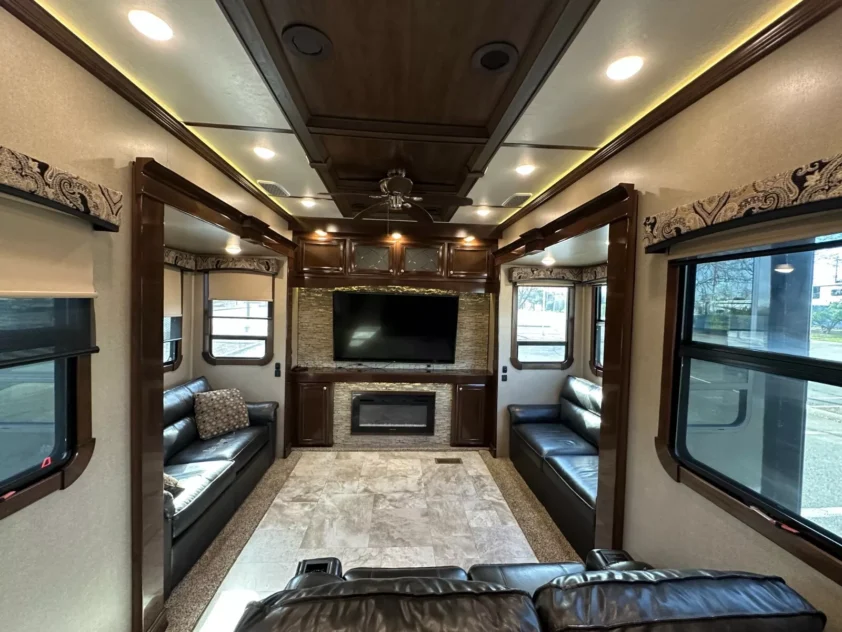 2018 REDWOOD 3991RD FIFTH WHEEL TRAILER "LOADED" - Image 18