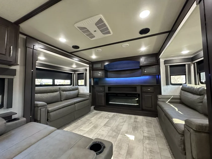 2022 GRAND DESIGN MOMENTUM 376THS TOY HAULER FIFTH WHEEL TRAILER "LOADED!" - Image 18