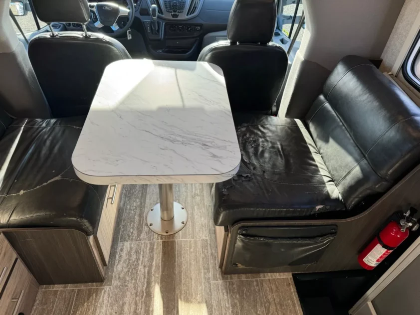 2019 FOREST RIVER SUNSEEKER 2380 CLASS C MOTORHOME - Image 24