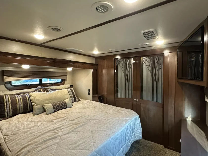 2018 REDWOOD 3991RD FIFTH WHEEL TRAILER "LOADED" - Image 25