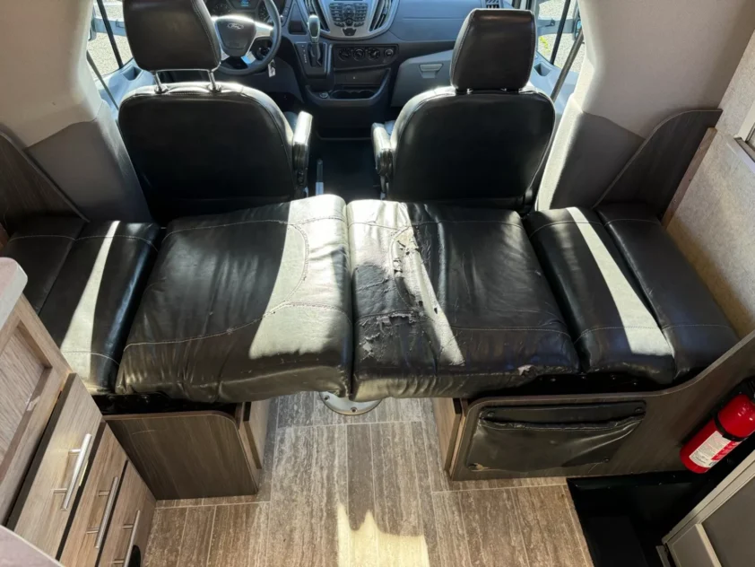 2019 FOREST RIVER SUNSEEKER 2380 CLASS C MOTORHOME - Image 25